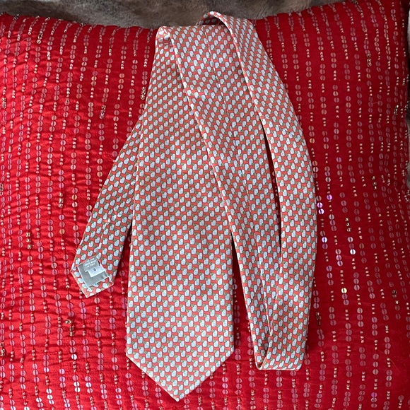 Barneys New York 💯 Silk HandMade in Italy 🇮🇹 Timeless Tie